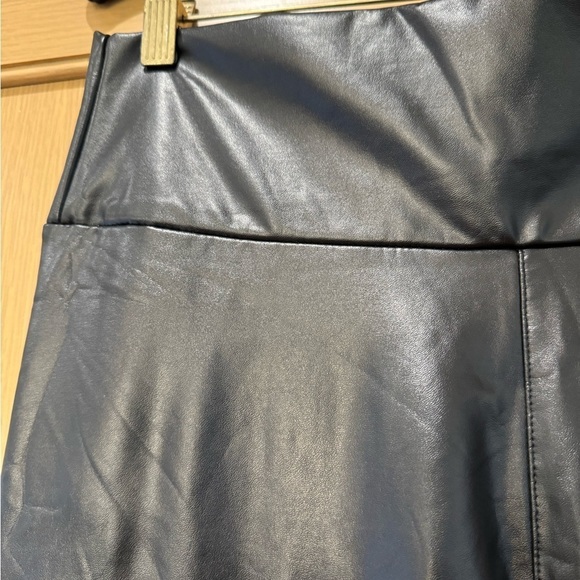 Tagoo Stretchy Faux Leather Leggings High Waistband / large - Picture 4 of 11